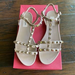 Valentino ROCKSTUD gladiator size 37 poudre beige